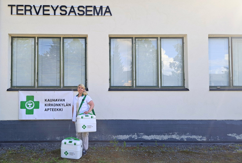 Tilapäinen apteekki palveli osallistujia aamusta iltamyöhään Suviseuroilla – yhteistyöllä onnistuneeseen toteutukseen